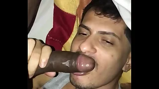 O diário de mamadas II - Negão dotado e grosso me deu leite na garganta